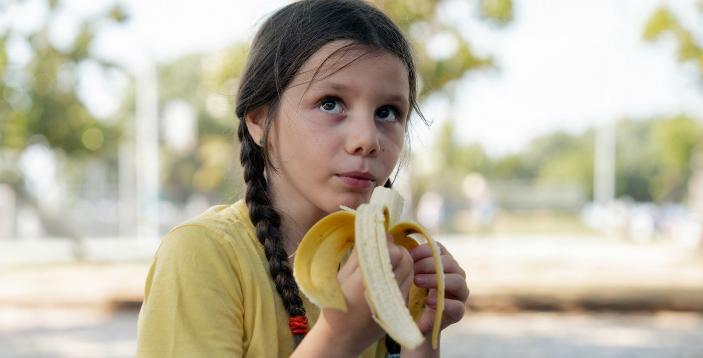 How dangerous is it to eat a banana?